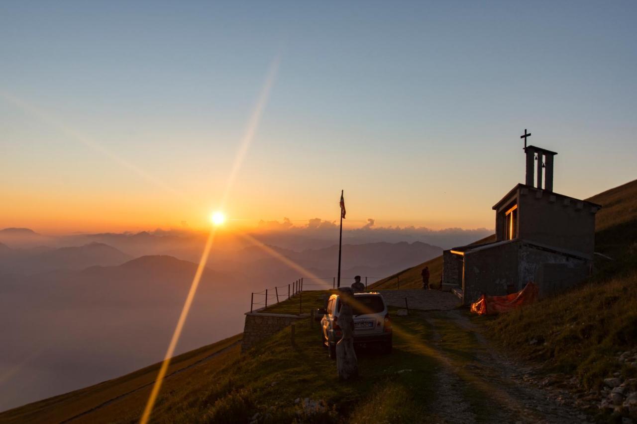 Rifugio Chierego - 1911M Hotel เบรนโซเน ซูล การ์ดา ภายนอก รูปภาพ